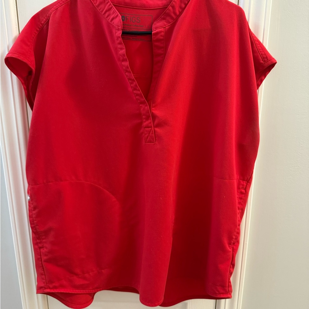 Figs scrub set “pop red” sz L/XL